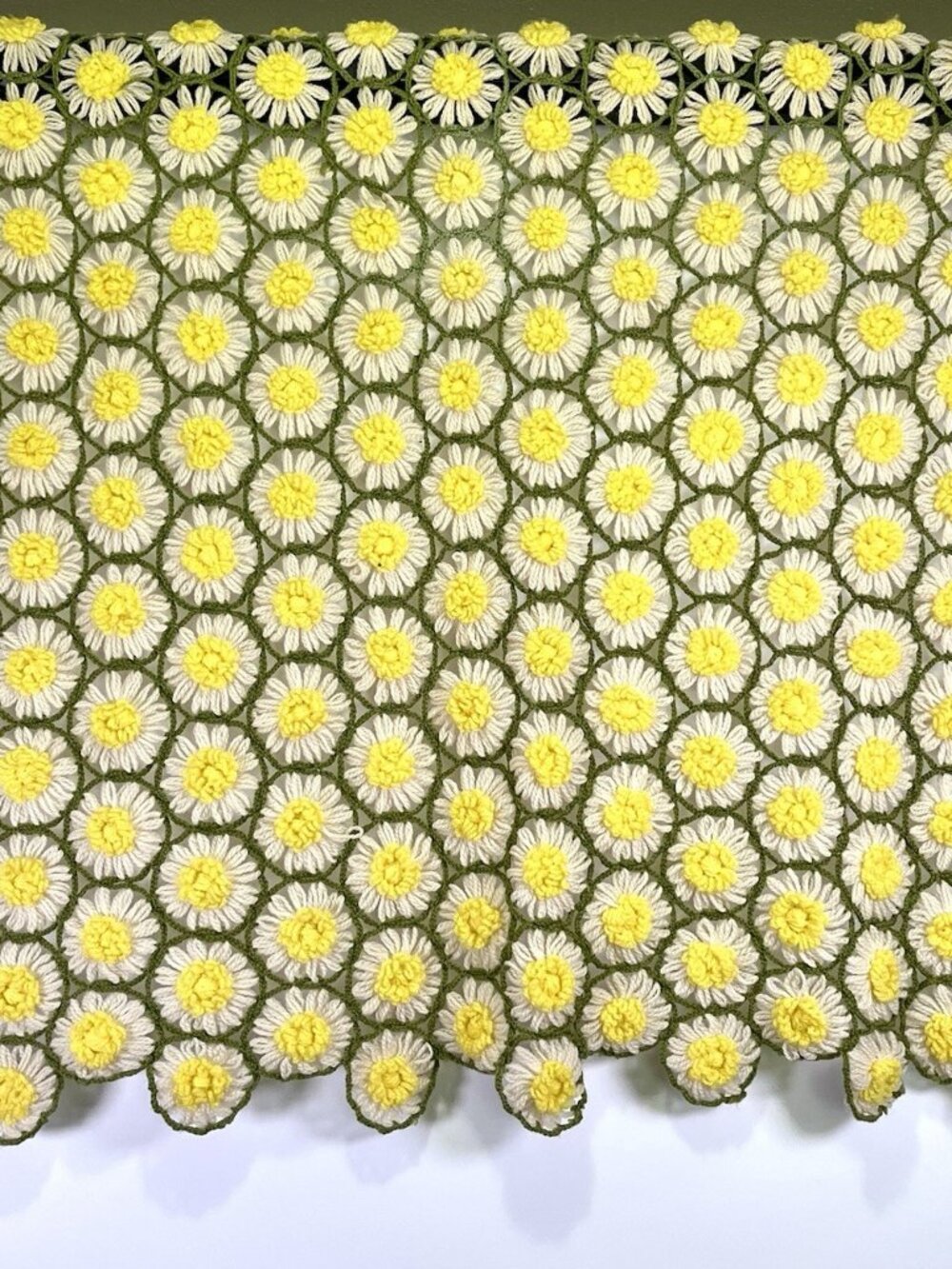 Vintage Handmade Daisy Crochet Afghan Blanket Floral Yellow Green Retro MCM